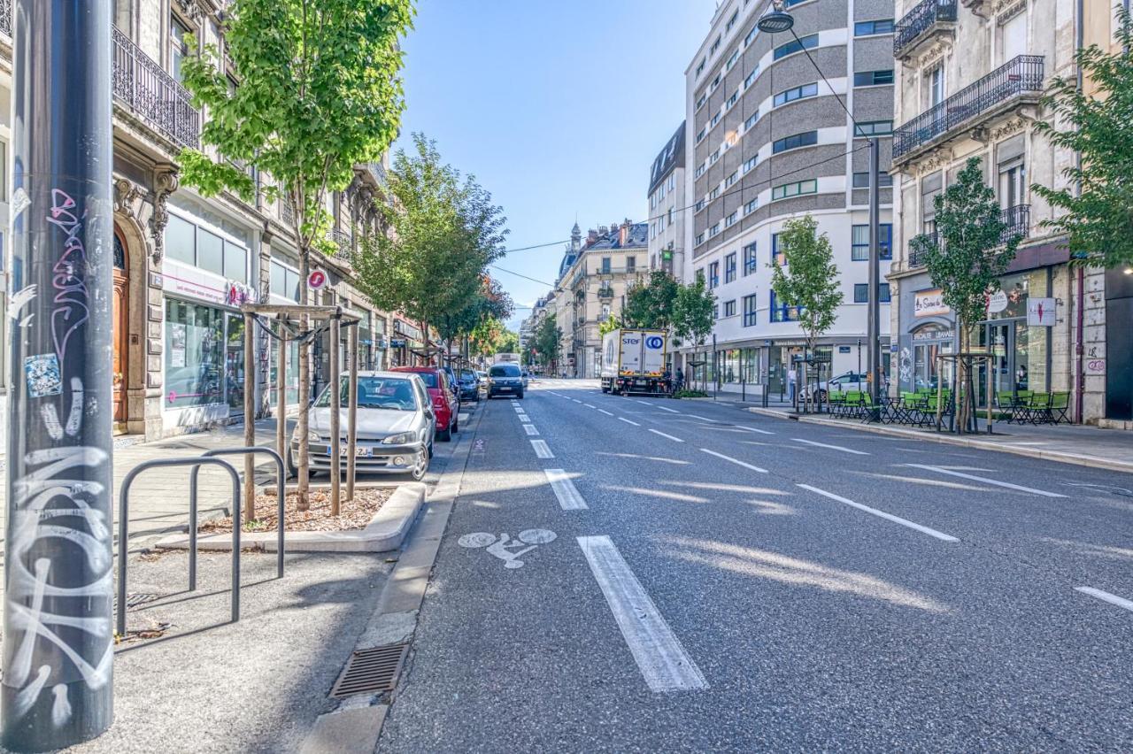 Le Petit Parfait Confort Gare Hamac Netflix Grenoble Exterior photo